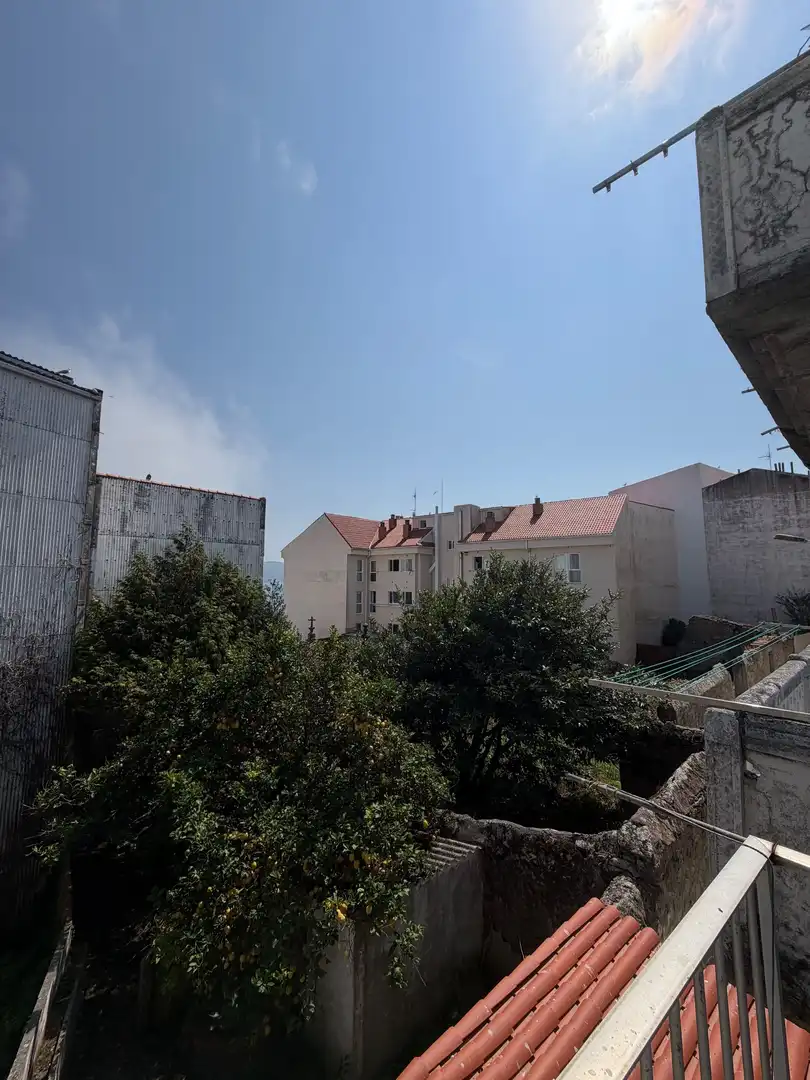 Vista exterior de Casa adosada en venda en Ponteceso amb Terrassa