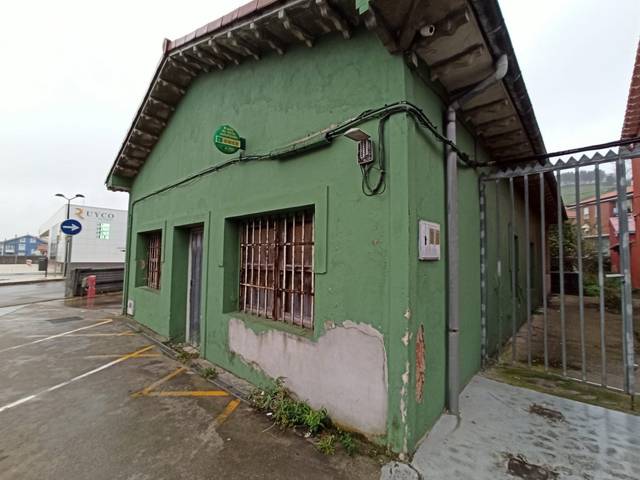 Local comercial en Alquiler en Inmobiliaria - Barreda