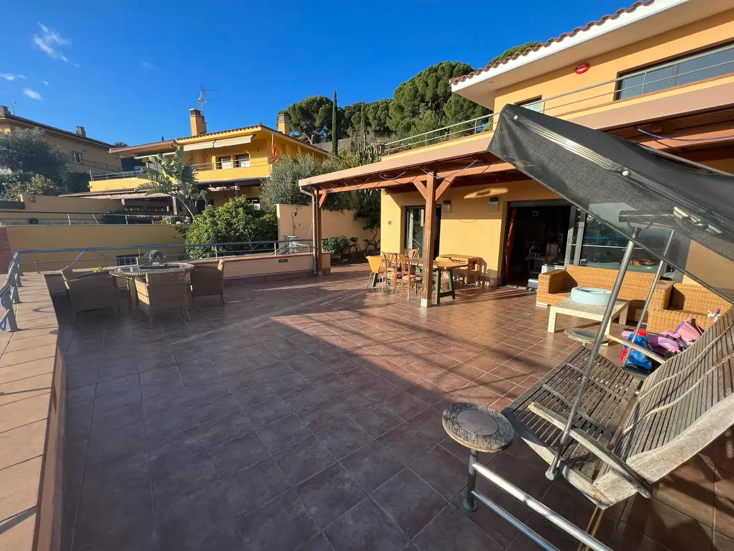 Casa con piscina en venta en Carrer de Joan Coromines i Vigneaux, imagen 2