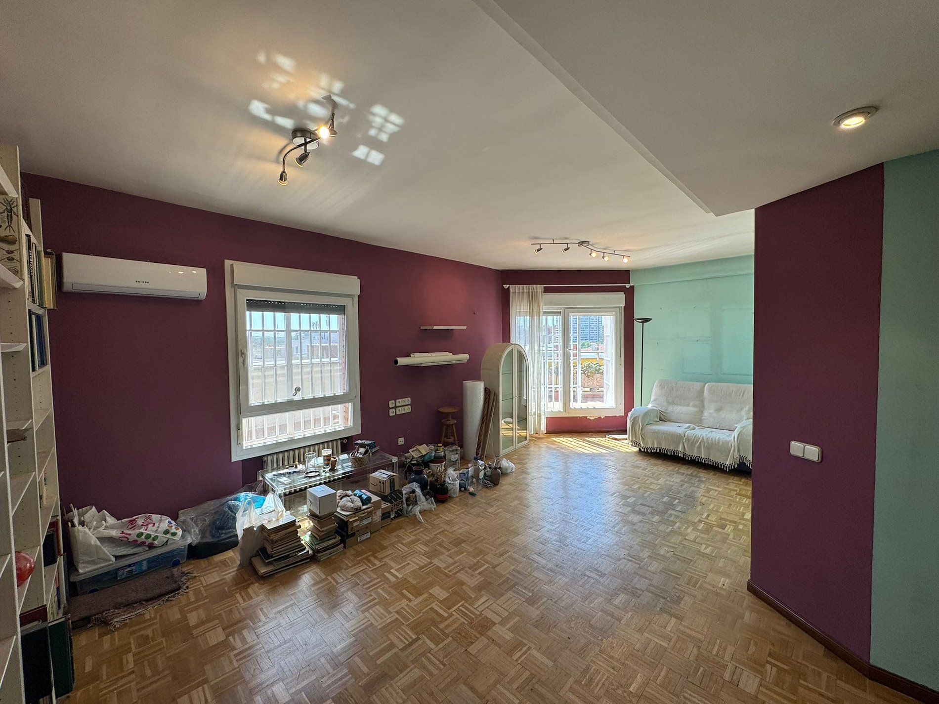 Living room of Attic for sale in  Madrid Capital  with Air Conditioner, Heating and Parquet flooring