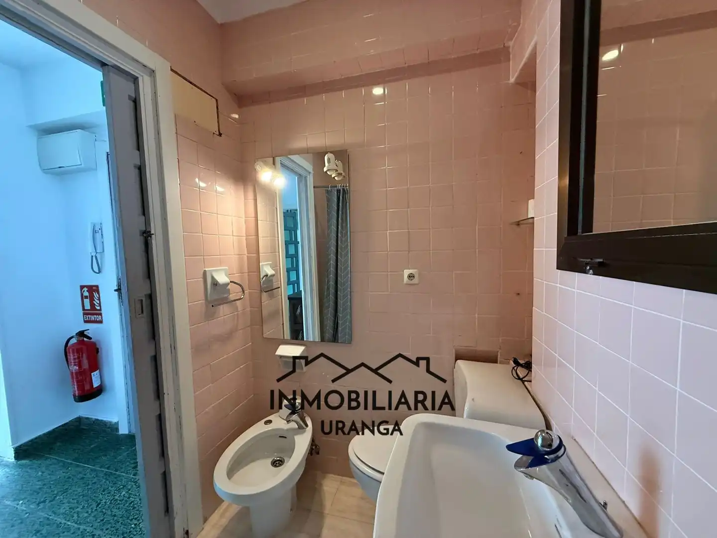 Piso en venta en Laredo con Calefacción y Terraza