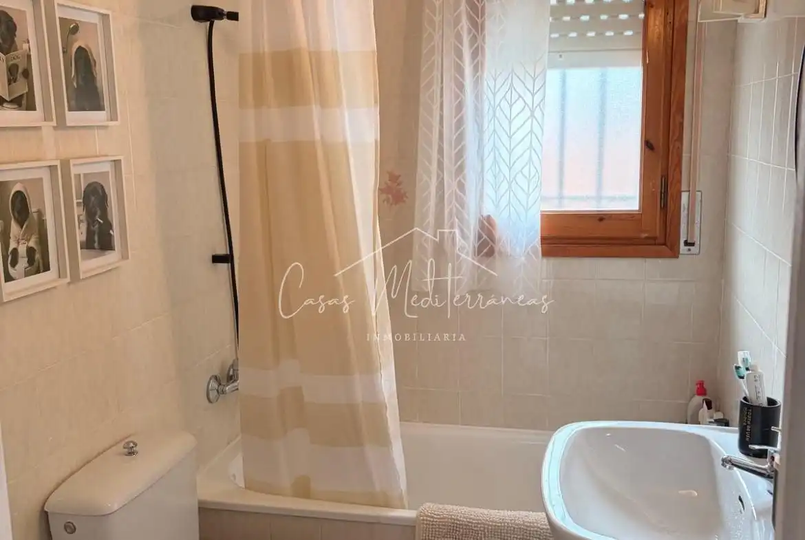 Badezimmer von Einfamilien-Reihenhaus zur Miete in El Casalot