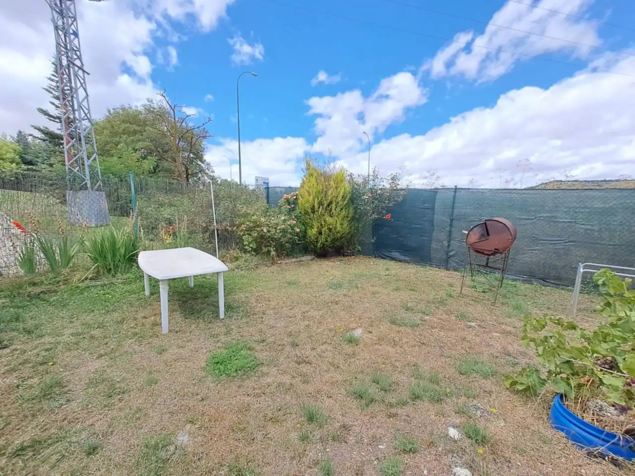 Casa adosada en venta en Burgos con Calefacción, Jardín privado y Parquet