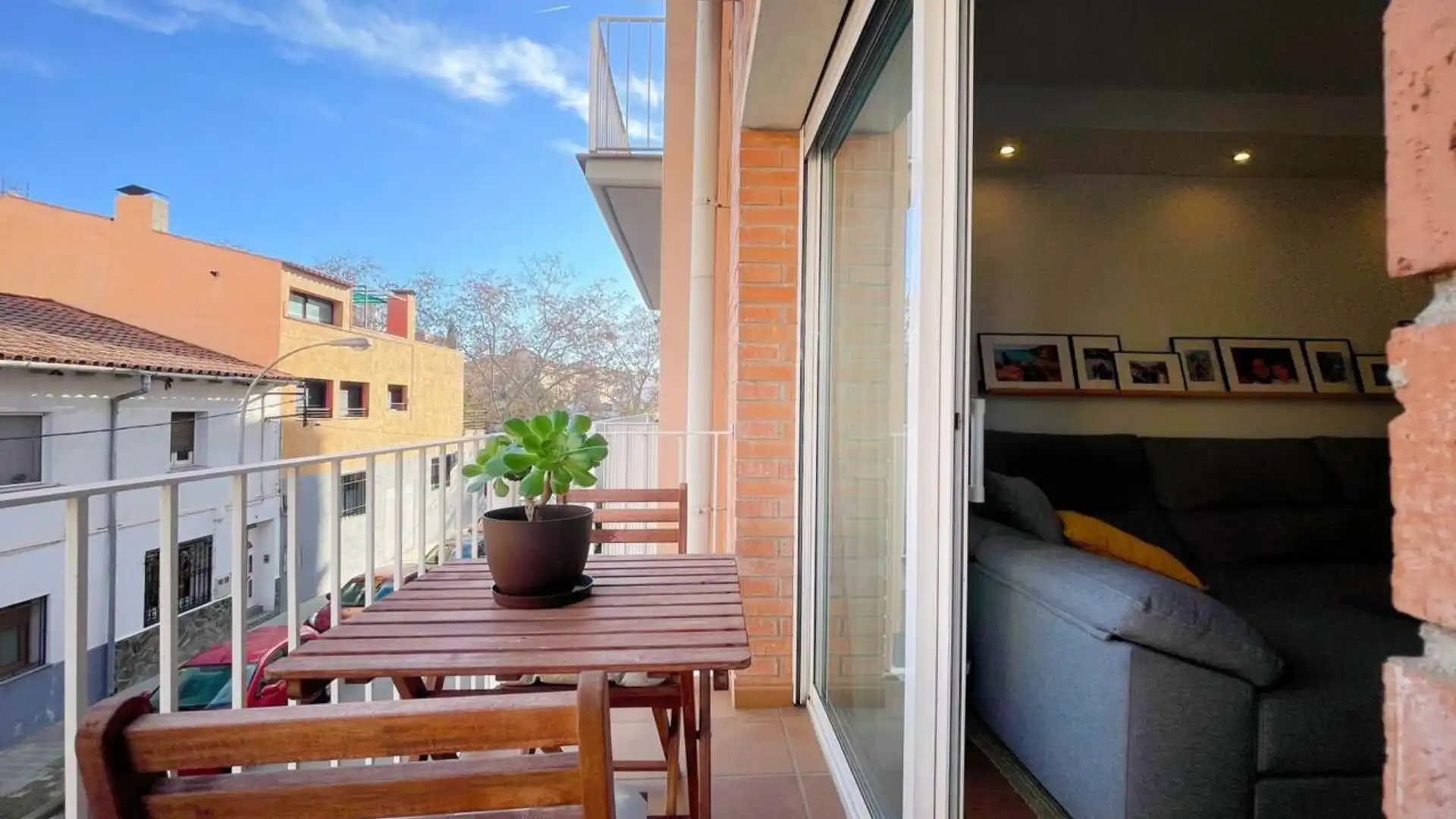 Vista exterior de Pis en venda en Cerdanyola del Vallès amb Aire condicionat, Calefacció i Parquet