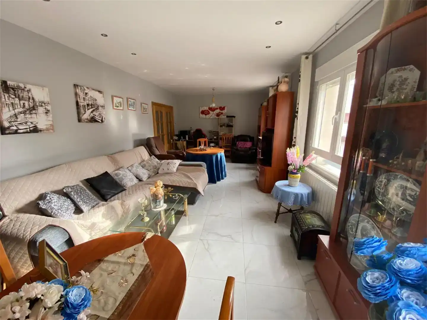Sala d'estar de Casa adosada en venda en Valdeganga amb Balcó
