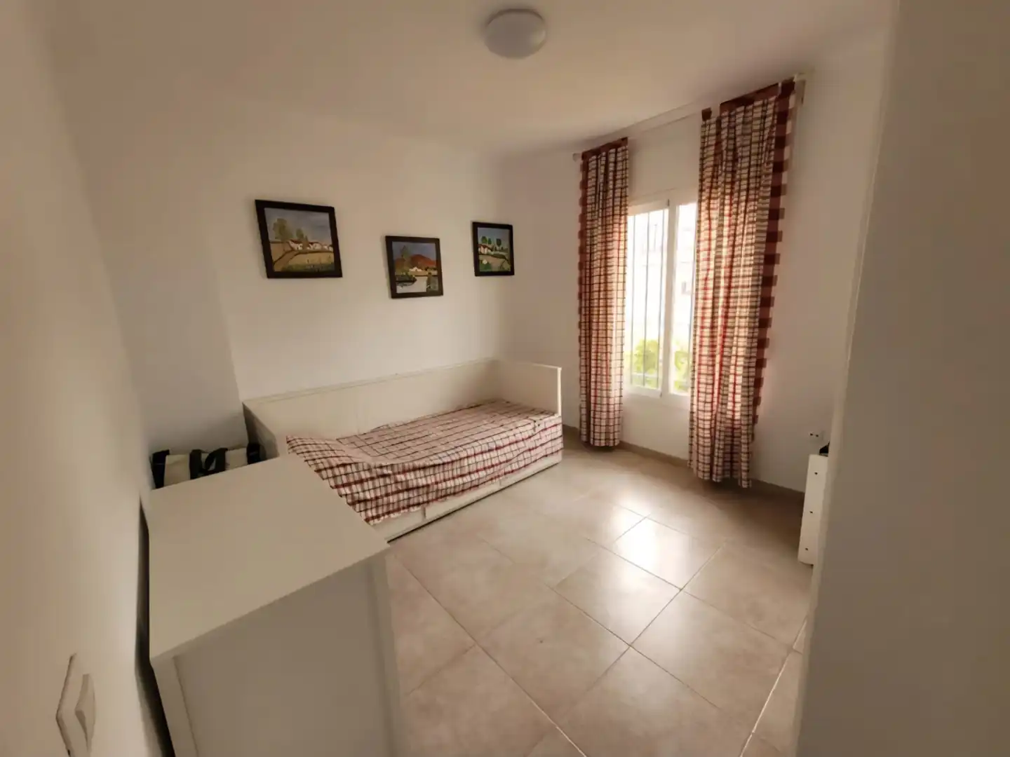 Habitación de Casa adosada en venta en Alhaurín de la Torre con Aire acondicionado, Jardín privado y Terraza