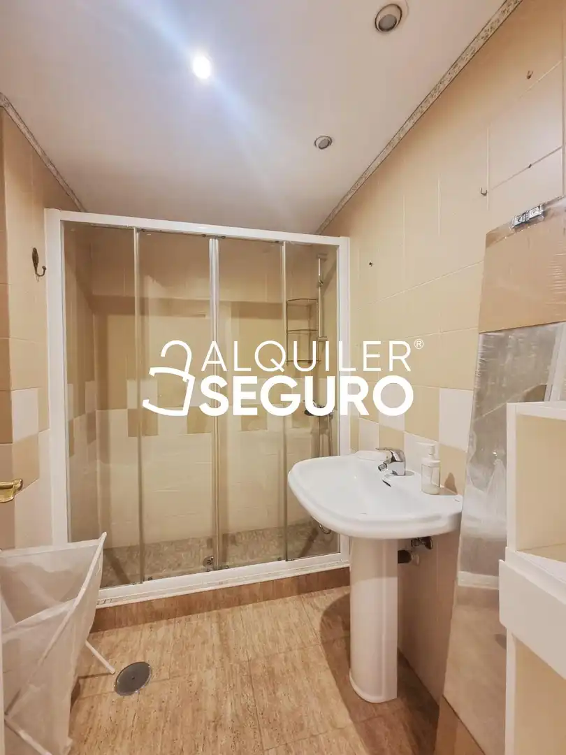 Badezimmer von Wohnung zur Miete in Majadahonda mit Heizung, Terrasse und Abstellraum