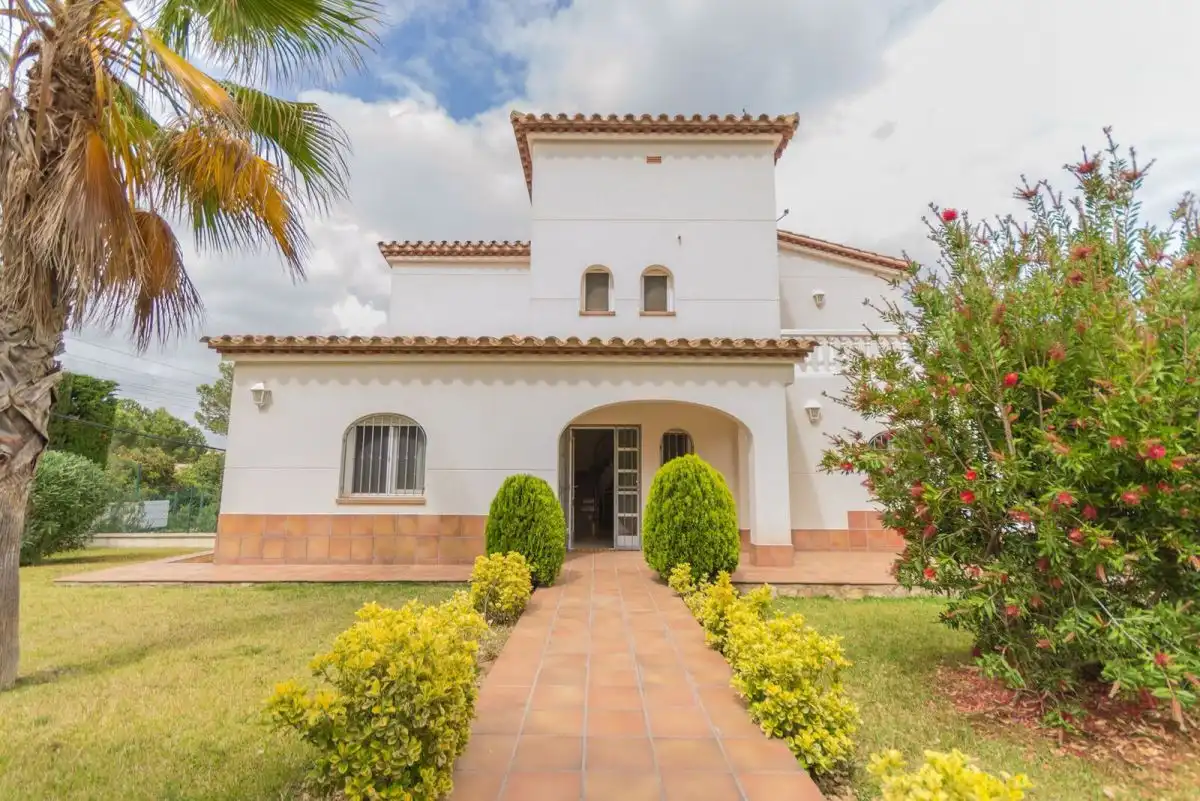 Vista exterior de Casa o chalet en venta en L'Ampolla con Aire acondicionado, Jardín privado y Terraza