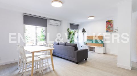 Foto 2 de Piso de alquiler en En Corts - Doctor Waksman, Valencia Capital