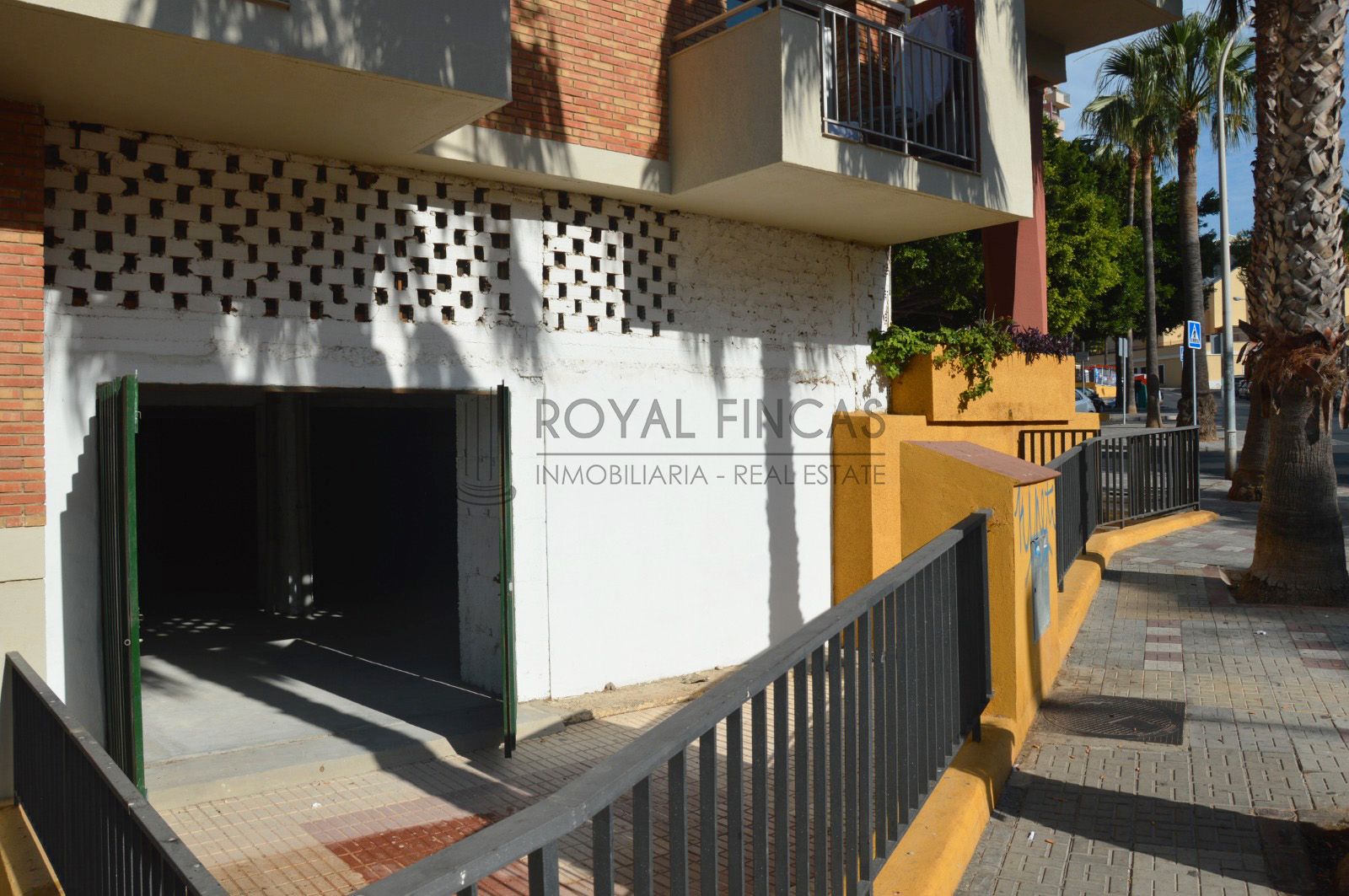 Exterior view of Premises for sale in Benalmádena  with Terrace