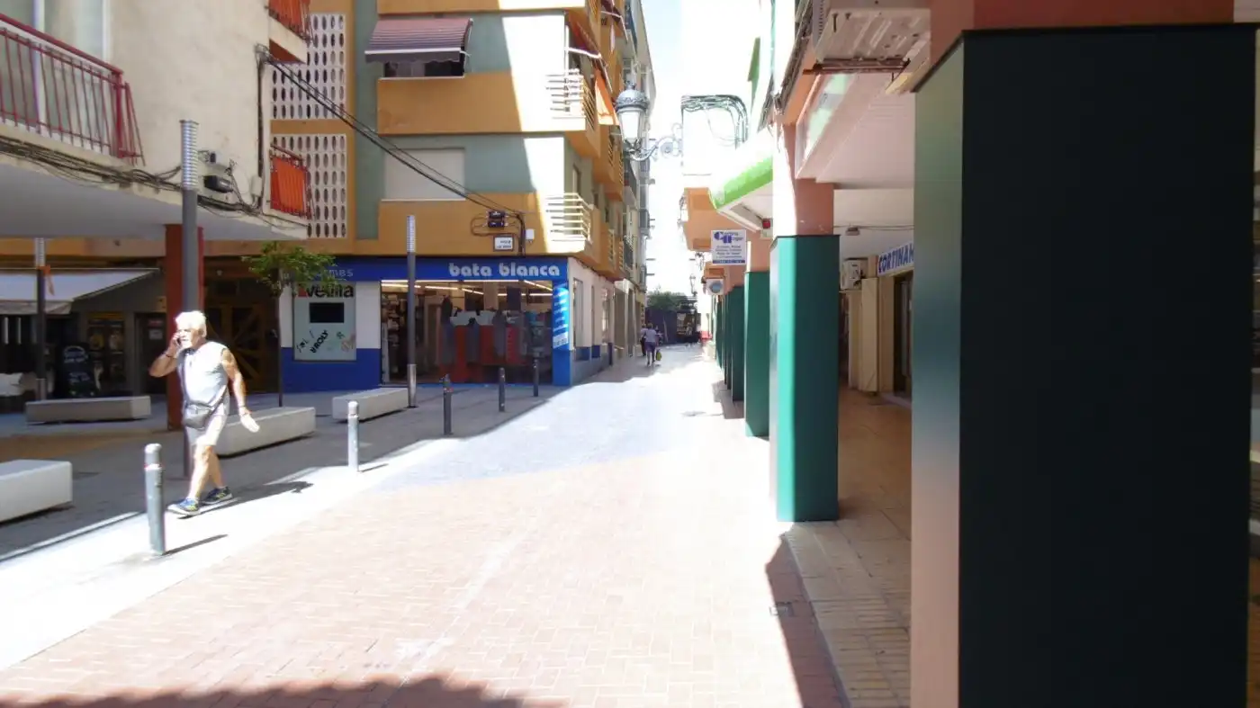 Locale commerciale in vendita a Centro Urbano, imagen 2