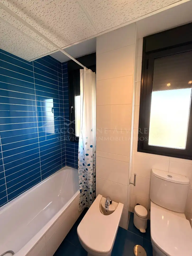 Baño de Ático en venta en Parla con Aire acondicionado, Calefacción y Terraza