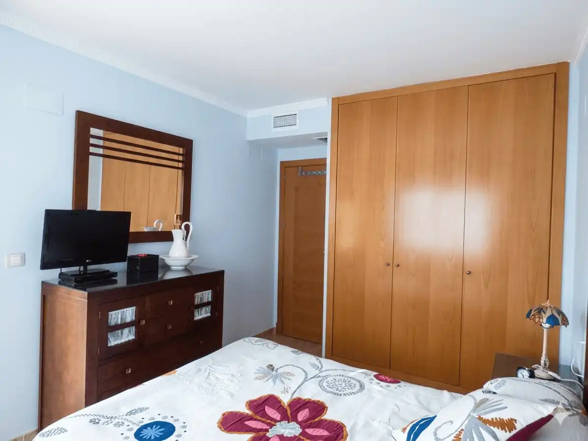 Habitación de Apartamento de alquiler en Estepona con Aire acondicionado, Terraza y Amueblado
