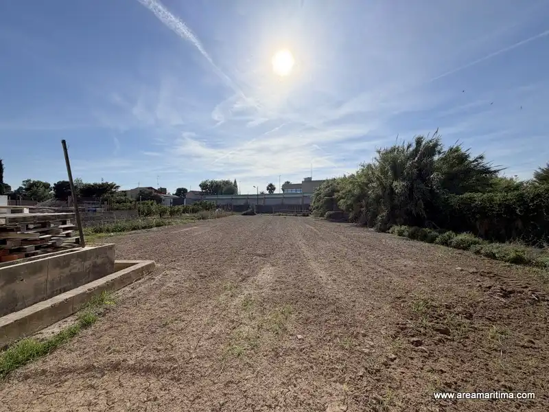 Casa adosada en venta en Valencia con Trastero y Alarma