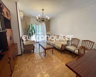 Living room of Flat to rent in  Madrid Capital  with Air Conditioner, Parquet flooring and Terrace