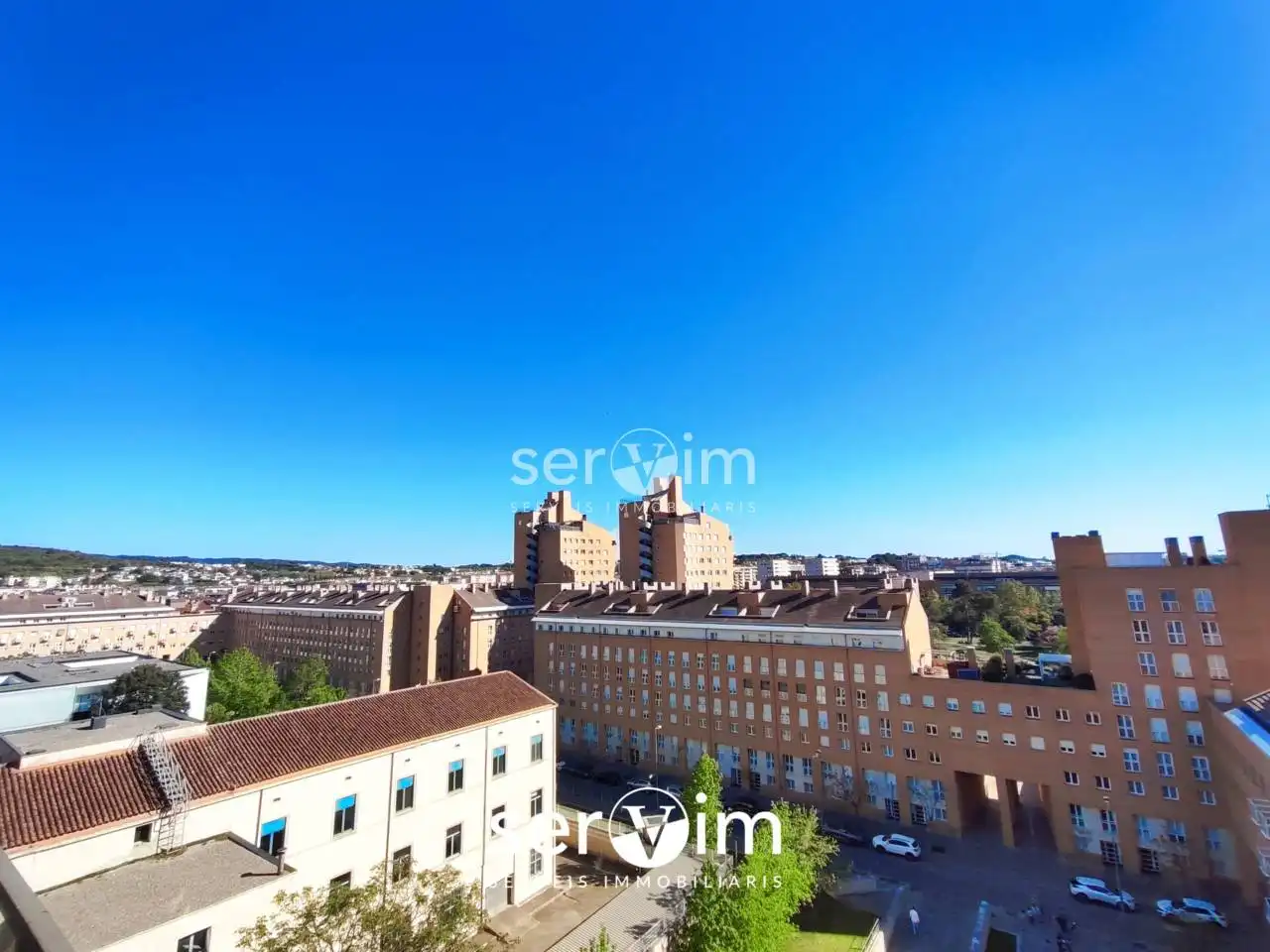 Außenansicht von Dachboden zum Verkauf in Girona mit Abstellraum