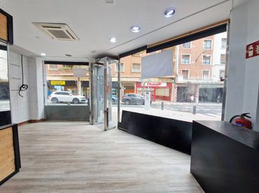 Local comercial en venda a Calle José María Escuza