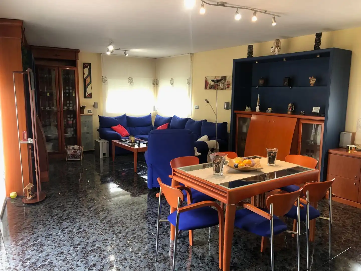 Sala de estar de Casa o chalet en venta en Abrera con Calefacción, Jardín privado y Terraza