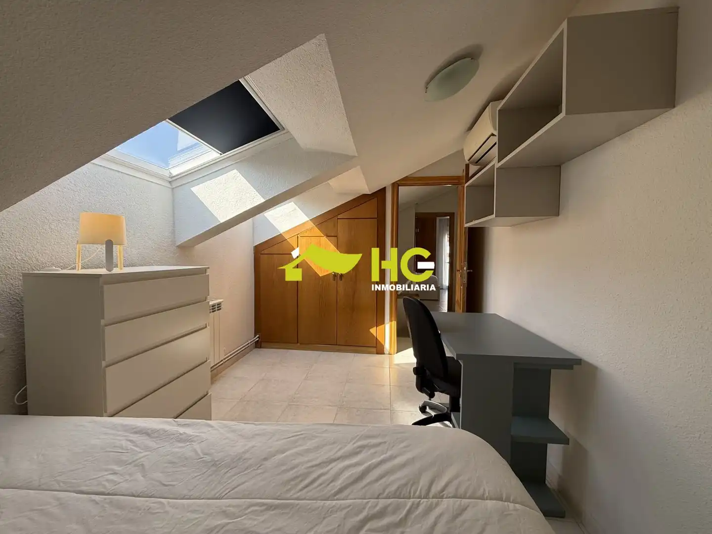 Habitación de Dúplex de alquiler en Villaviciosa de Odón con Aire acondicionado, Calefacción y Terraza