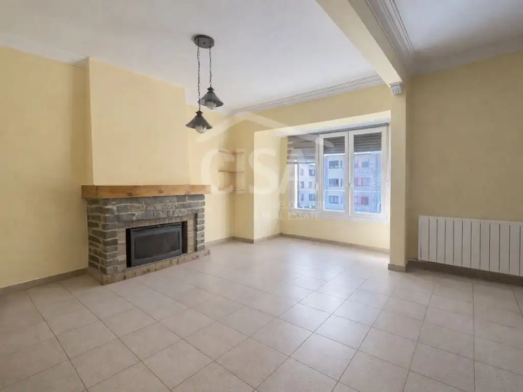 Sala de estar de Piso en venta en Andorra la Vella con Calefacción y Horno