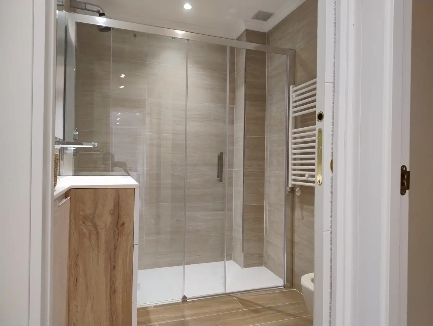 Bathroom of Flat for rent in Lugo  with Heating, Furnished and Oven