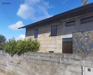 Vista exterior de Casa o xalet en venda en Nigrán amb Terrassa