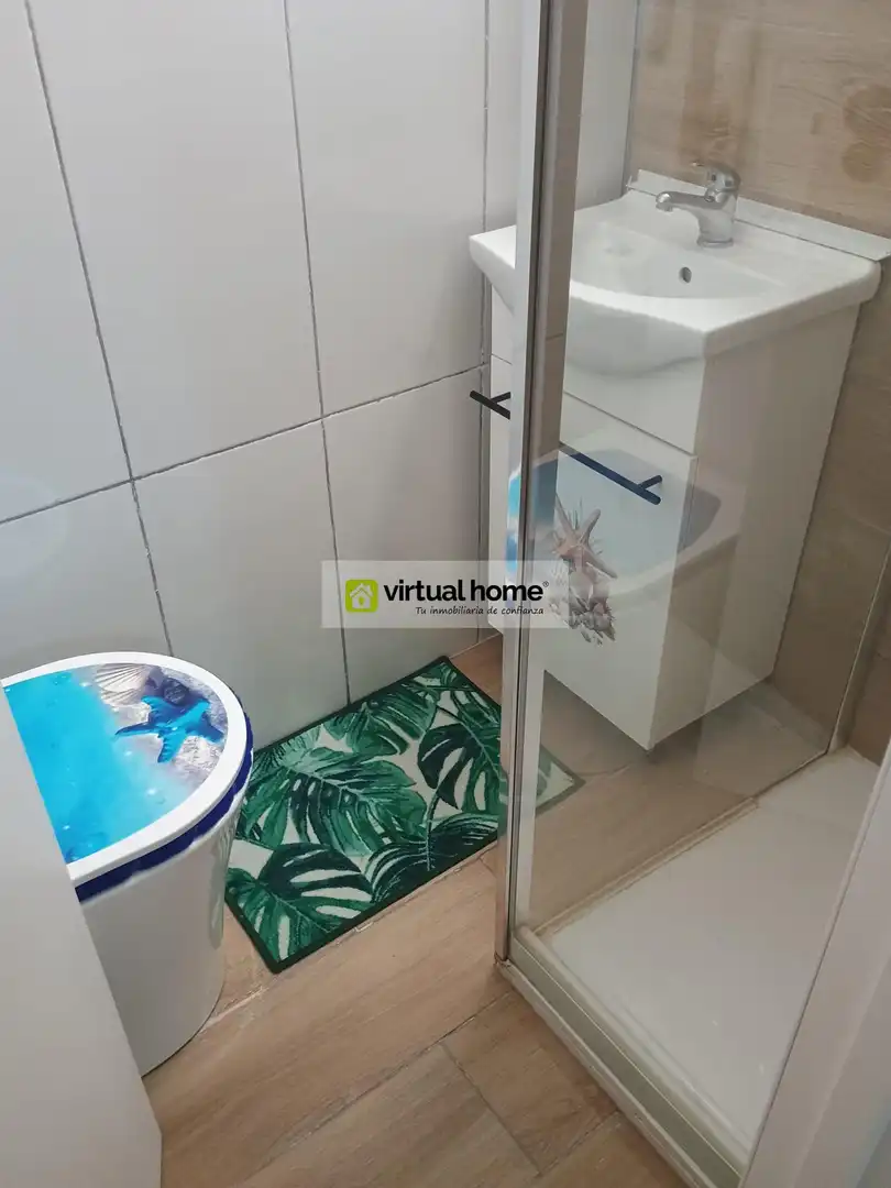 Bany de Apartament en venda en Benidorm amb Aire condicionat i Piscina comunitària