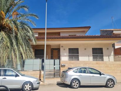 Vista exterior de Casa o xalet en venda en Cox amb Aire condicionat, Terrassa i Balcó