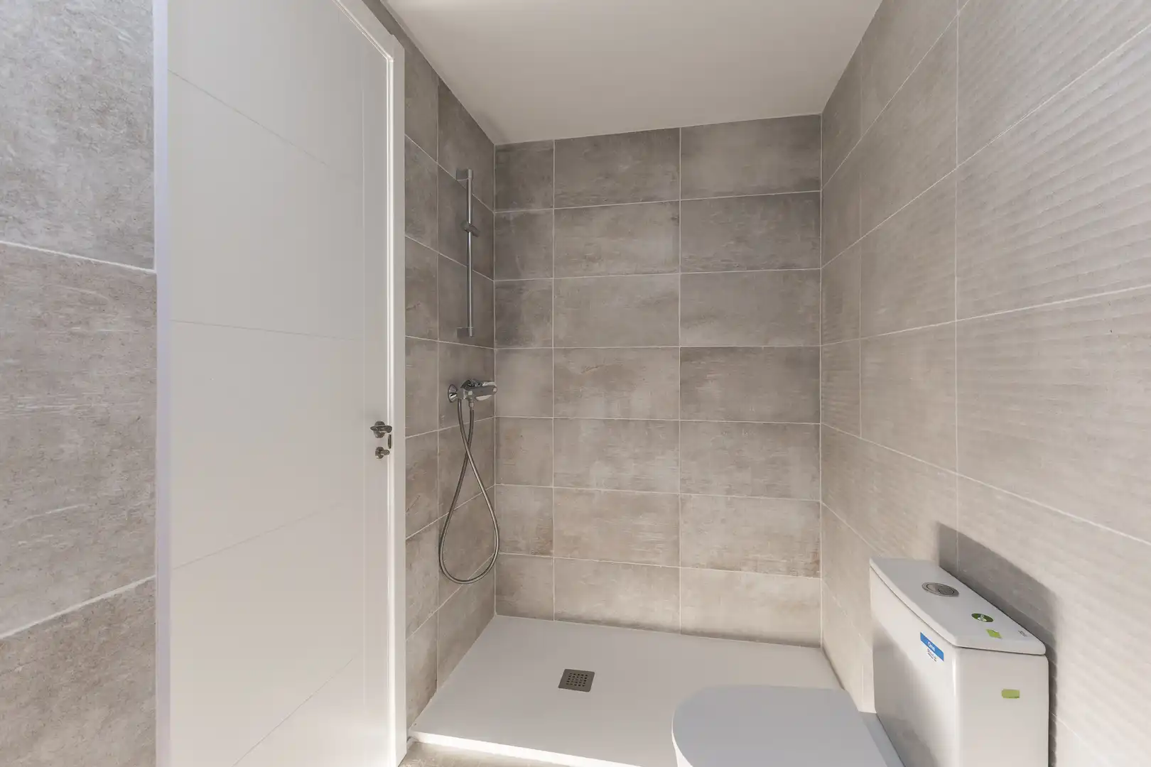 Bathroom of Flat for sale in Guadalajara  with Heating
