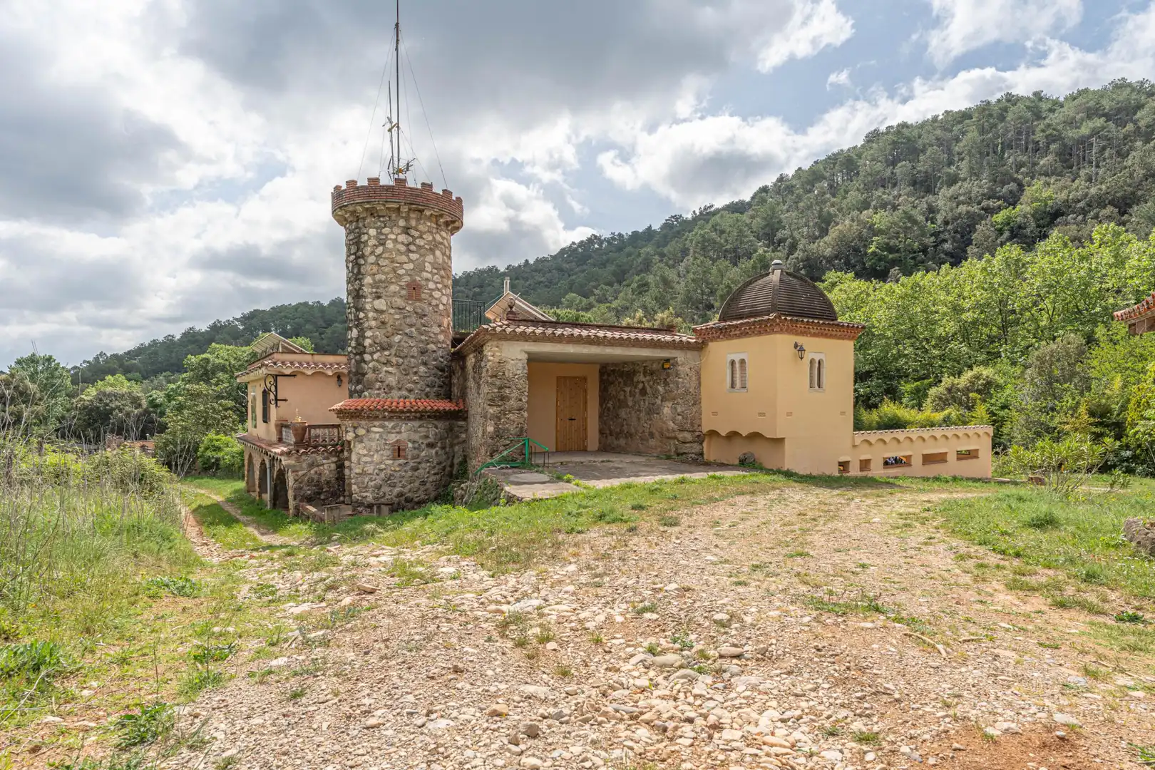 Vista exterior de Finca rústica en venta en Cabanelles con Terraza, Piscina y Balcón