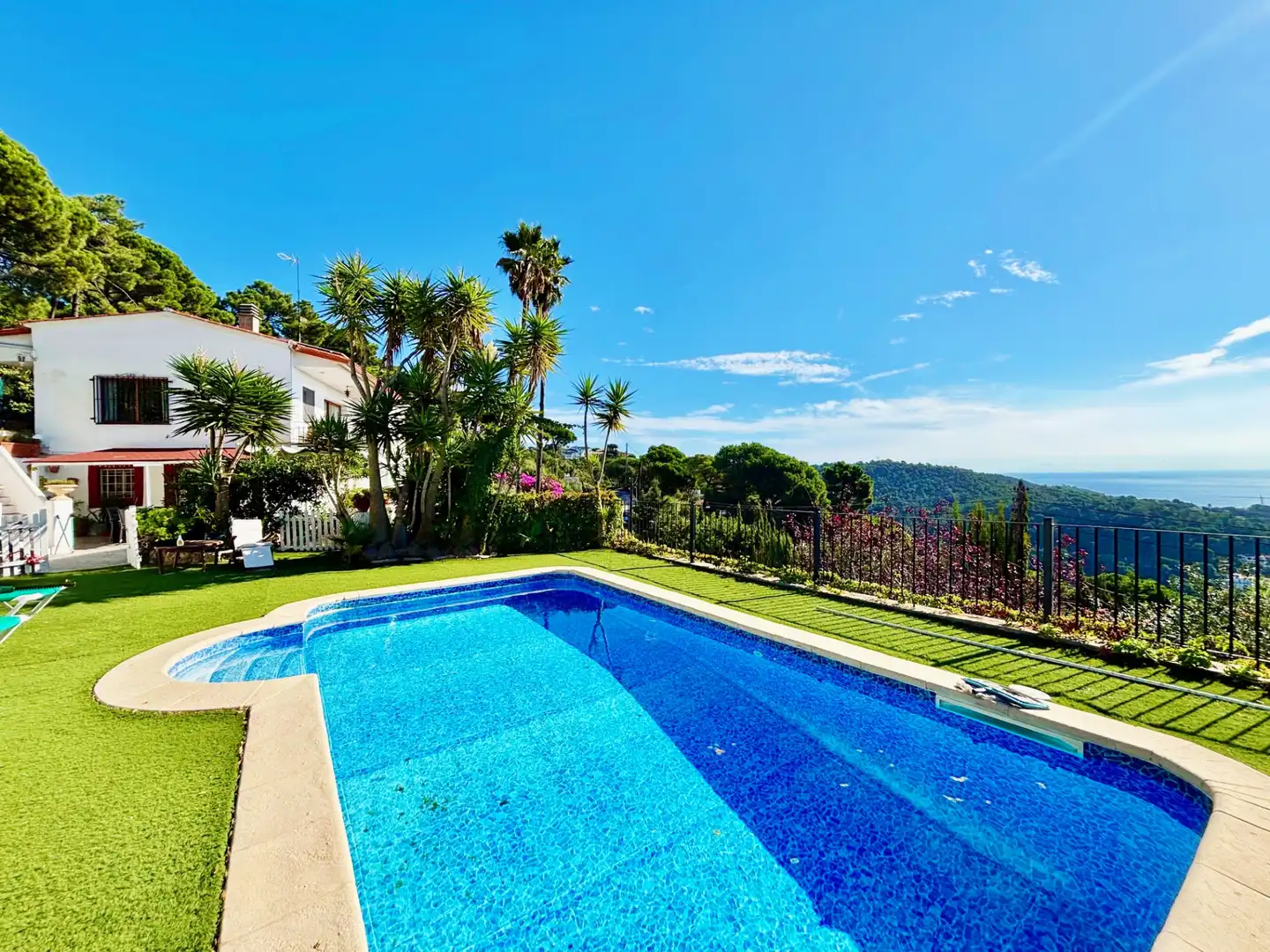 Haus mit Pool zum Verkauf in Avinguda dels Arbres