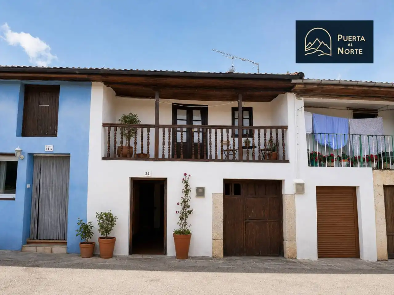 Vista exterior de Casa adosada en venda en Arnuero amb Jardí privat i Terrassa