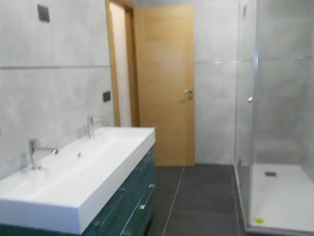 Bany de Pis de lloguer en Santiago de Compostela  amb Calefacció, Moblat i Forn