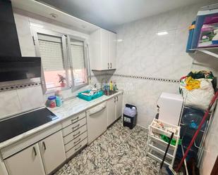 Kitchen of Flat for sale in  Zaragoza Capital  with Air Conditioner, Heating and Balcony