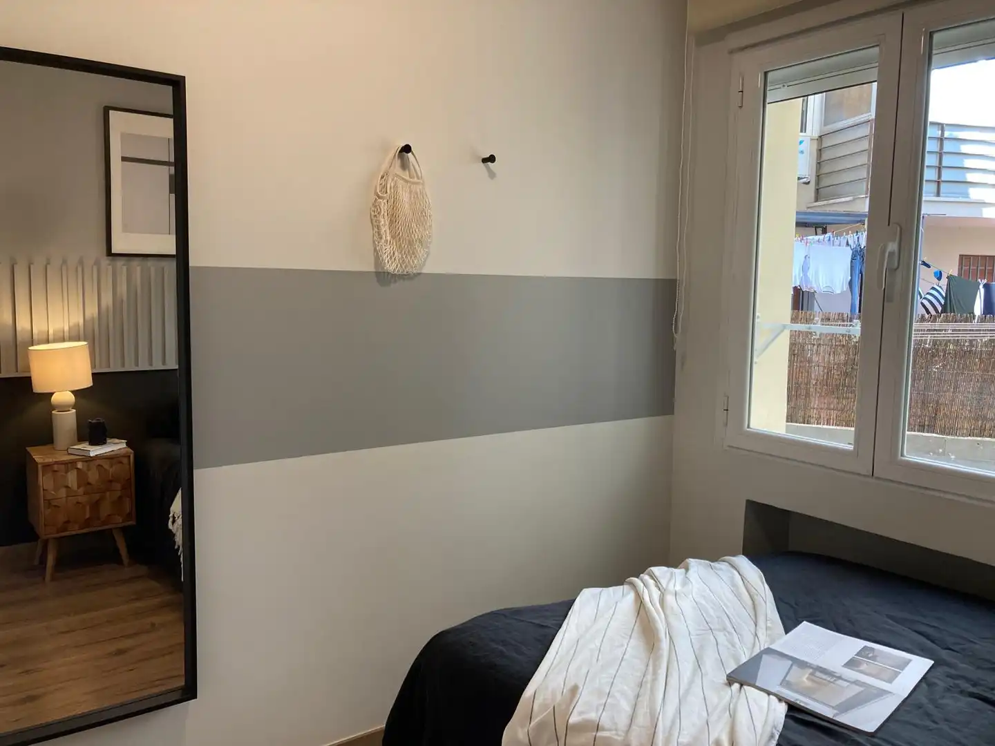 Dormitori de Apartament de lloguer en Madrid amb Aire condicionat, Calefacció i Moblat