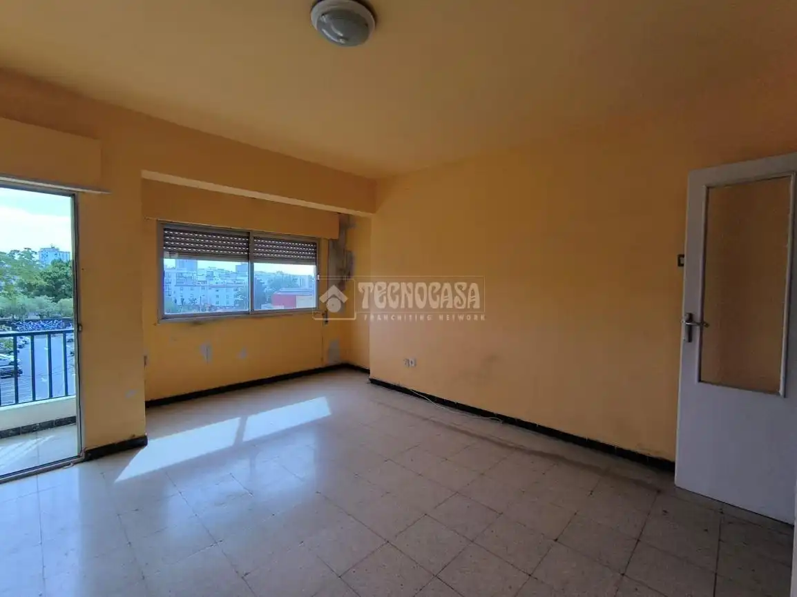 Piso en venta en Huelva con Balcón