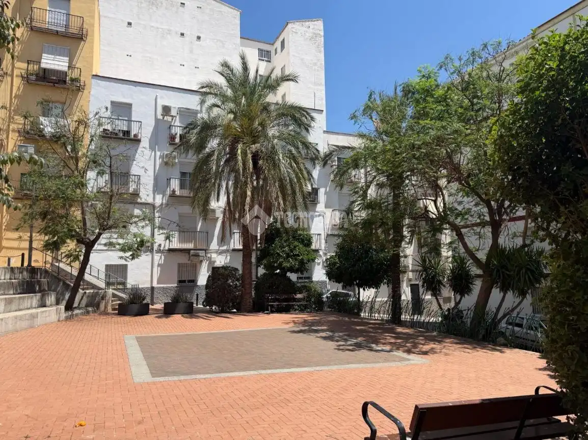 Vista exterior de Casa adosada en venda en Jaén amb Aire condicionat, Terrassa i Traster