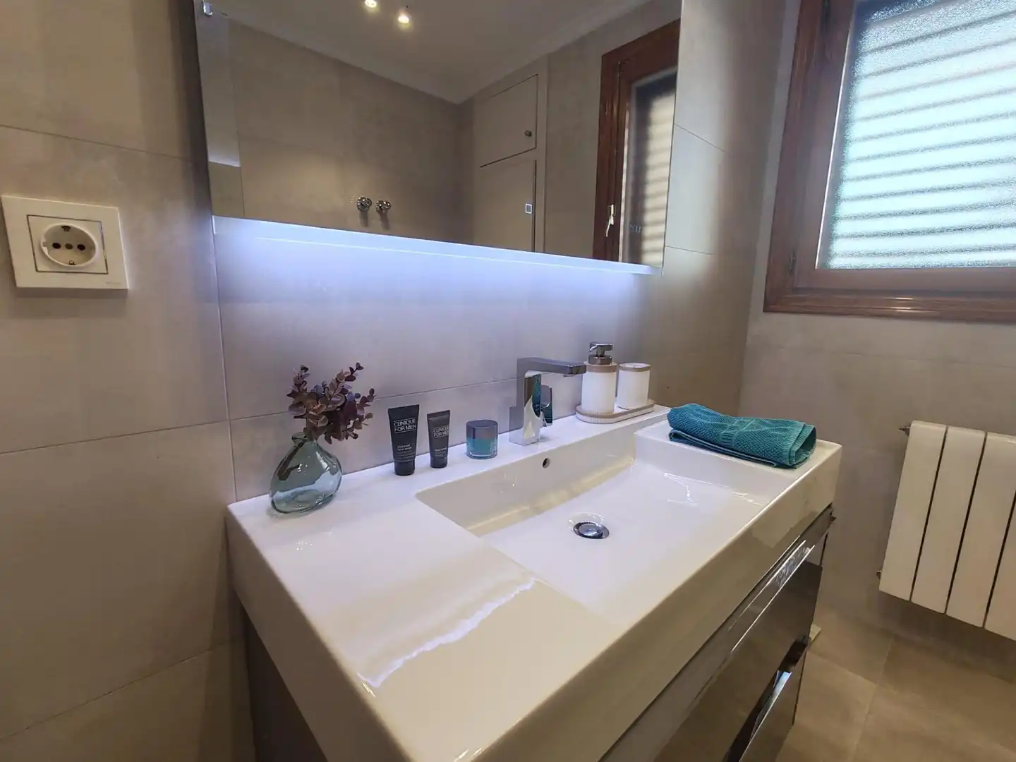 Bathroom of Detached homes for sale in Sagunto / Sagunt  with Air Conditioner, Heating and Parquet flooring