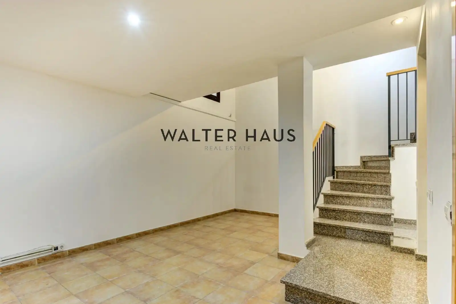 Houses for sale in Barcelona  with Air Conditioner, Heating and Terrace