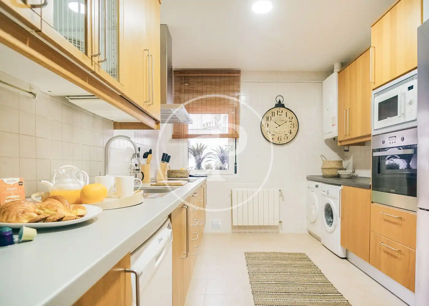 Attic for rent in C. de los Caños del Peral, Palacio