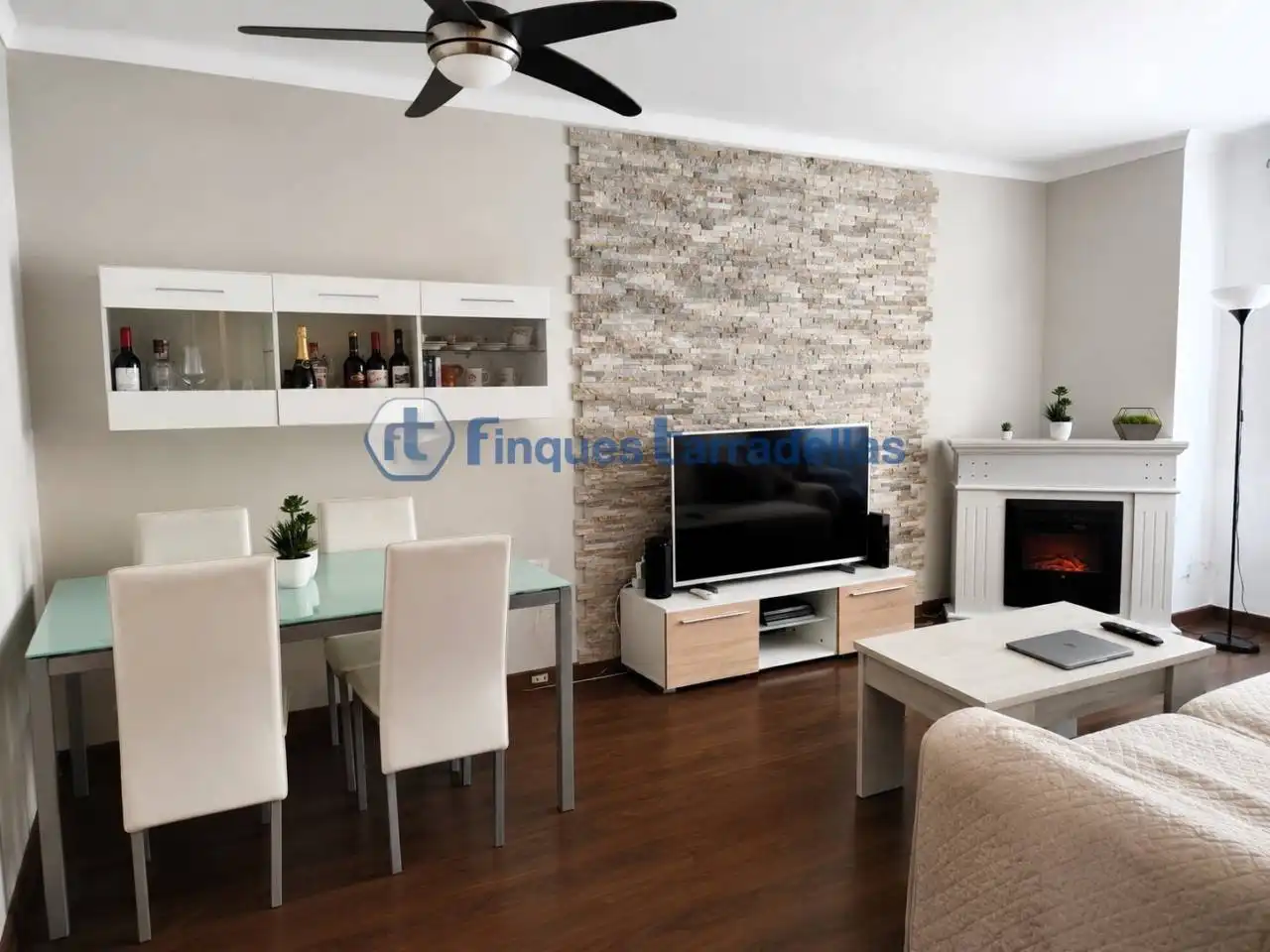 Wohnzimmer von Wohnung zum Verkauf in Blanes mit Klimaanlage, Heizung und Parkett