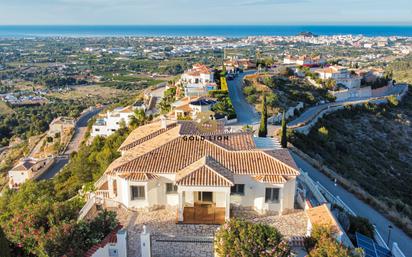 Vista exterior de Casa o xalet en venda en Dénia amb Aire condicionat, Calefacció i Jardí privat