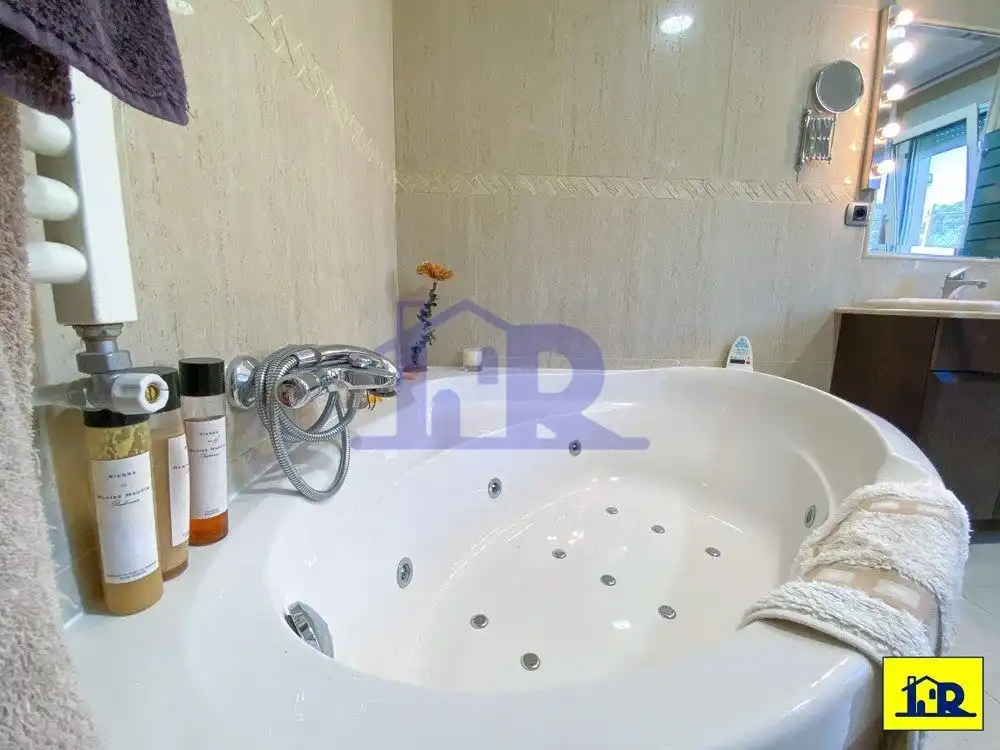 Bathroom of Houses for sale in Arcas del Villar  with Terrace, Storage room and Swimming Pool