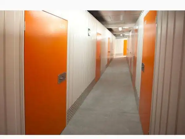 Business premises to rent in calle de latrilla 10, imagen 3