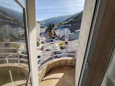 Duplex con balcone in vendita a Avenida de Elena Quiroga