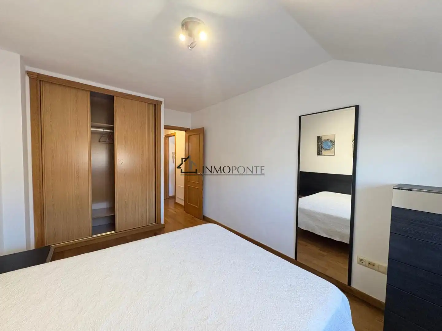 Schlafzimmer von Wohnungen zur Miete in O Burgo - Campus Universitario