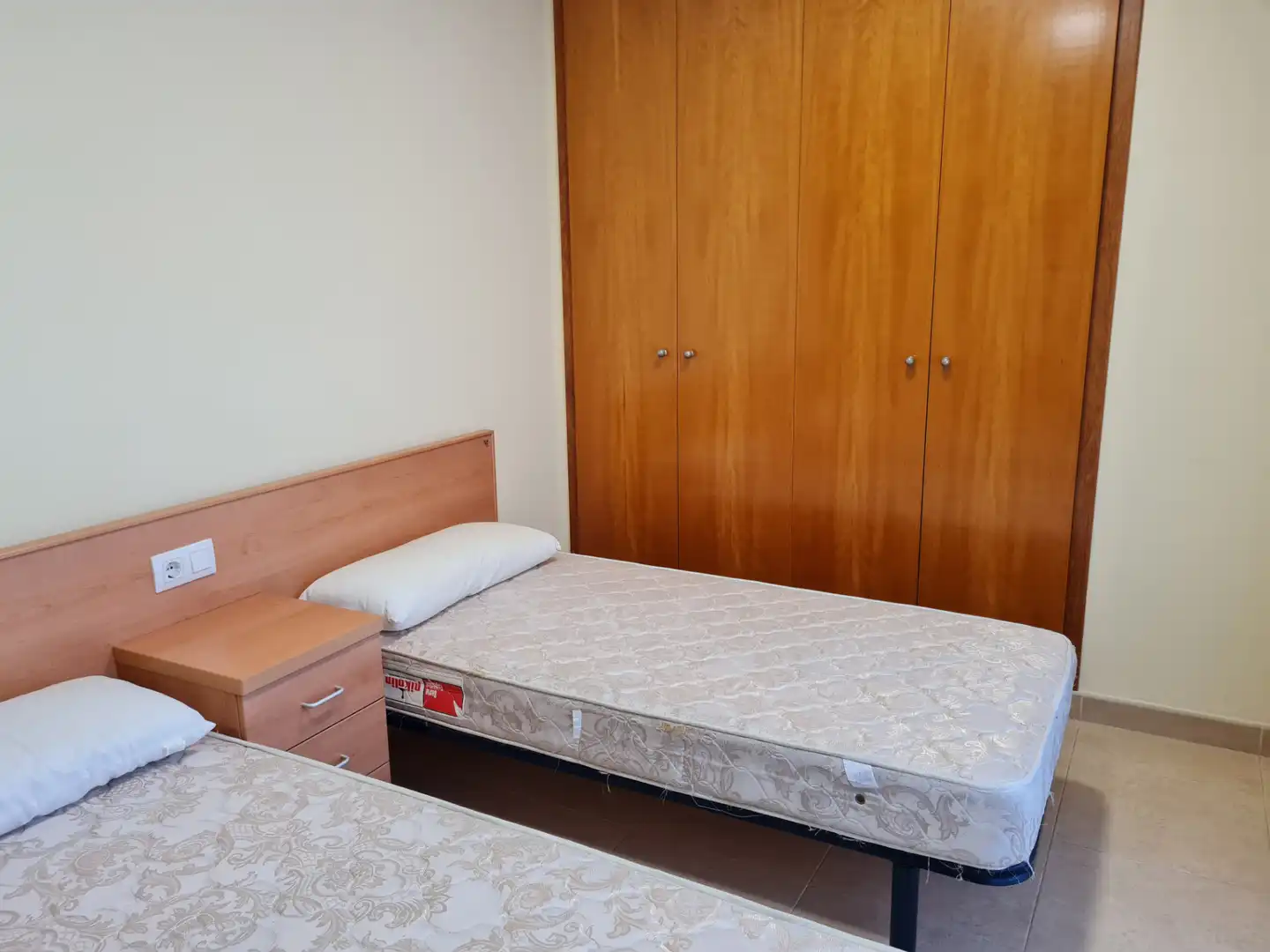 Habitación de Piso de alquiler en Girona con Calefacción, Amueblado y Horno