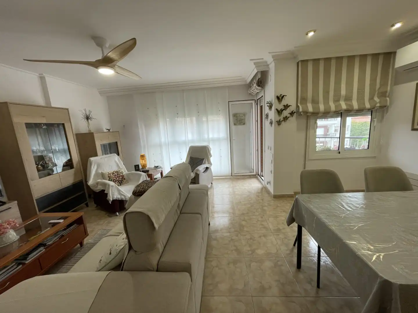Wohnzimmer von Wohnung zum Verkauf in Cambrils mit Klimaanlage, Heizung und Ofen