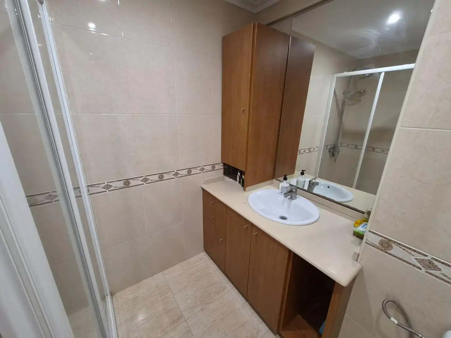Baño de Piso en venta en Valencia con Aire acondicionado