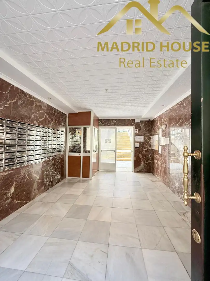 Flat for sale in Madrid  with Air Conditioner and Heating